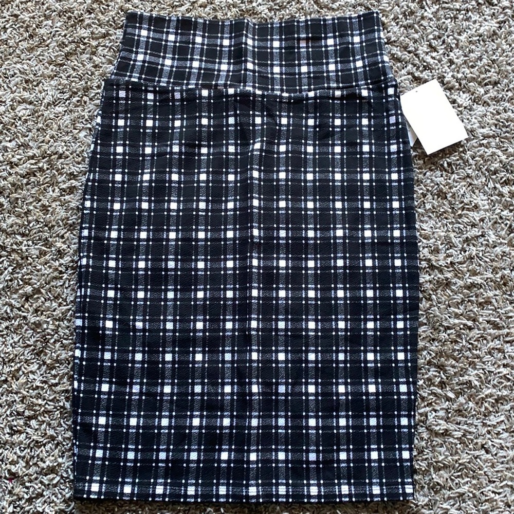 LuLaRoe Cassie Skirt- Small- NWT!